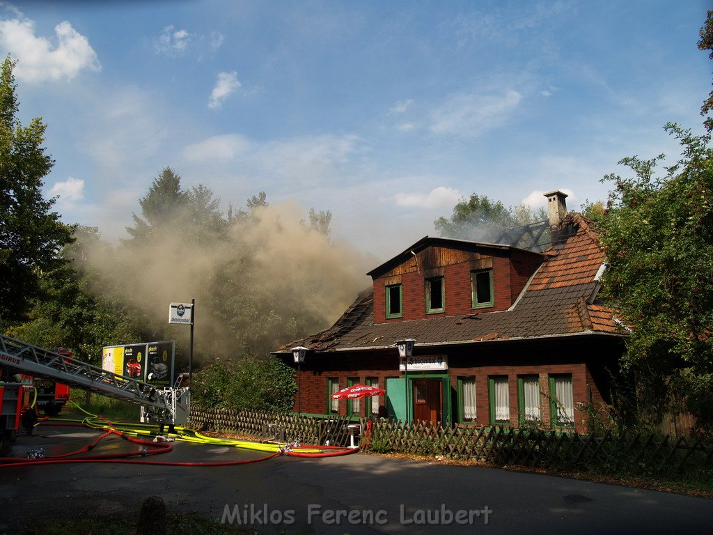 Brand Schuetzenhof Neusser Landstr P5782.JPG